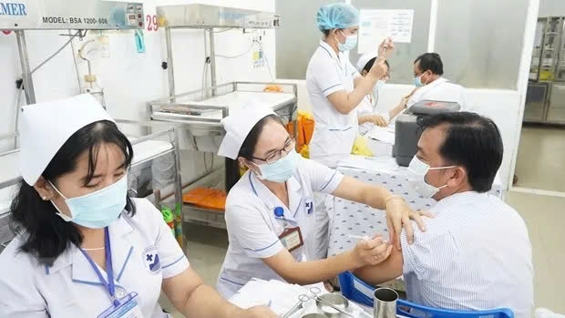bo y te huong dan sap xep to chuc lai cac co so y te tinh thanh pho thuc hien mo hinh chinh quyen dia phuong 2 cap